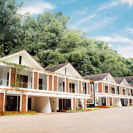 Lembah Permai Resort Sindanglaya Exterior photo