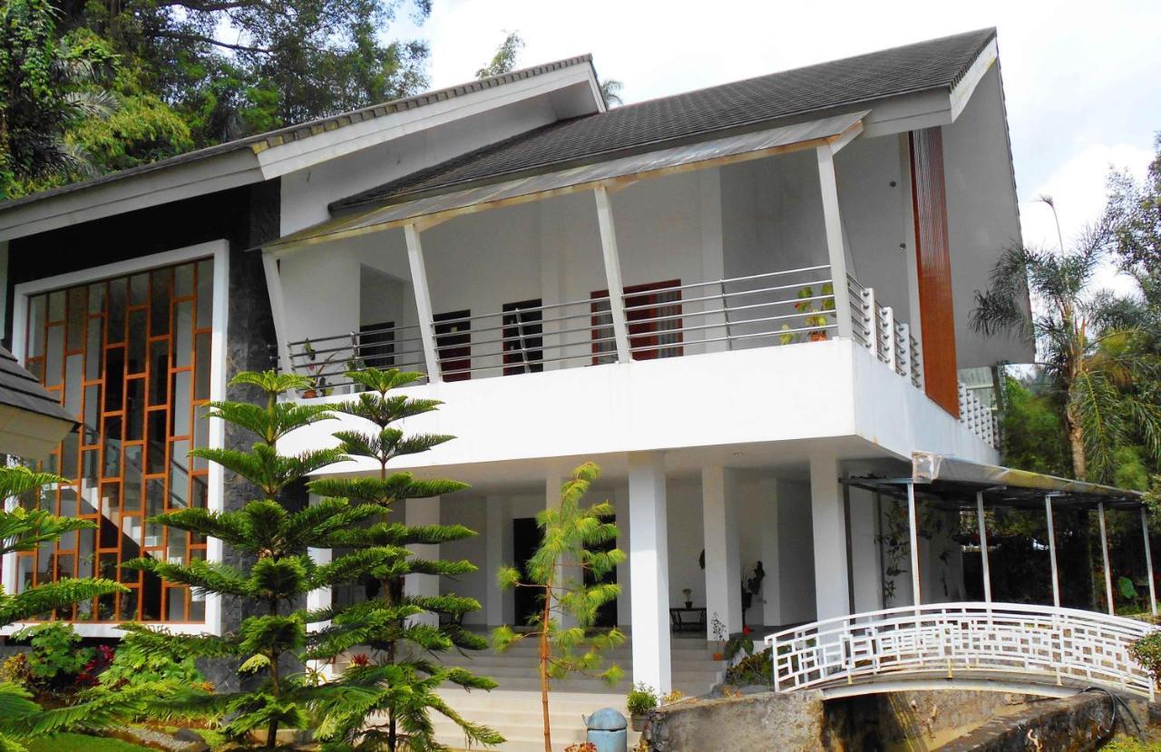 Lembah Permai Resort Sindanglaya Exterior photo